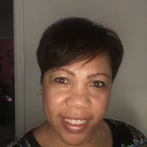 Meet your Posher, Johnelle